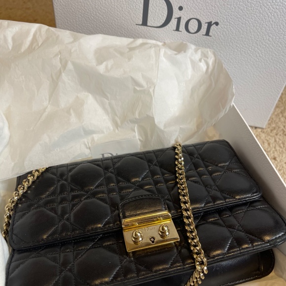 Christian Dior - Picture 6 of 7